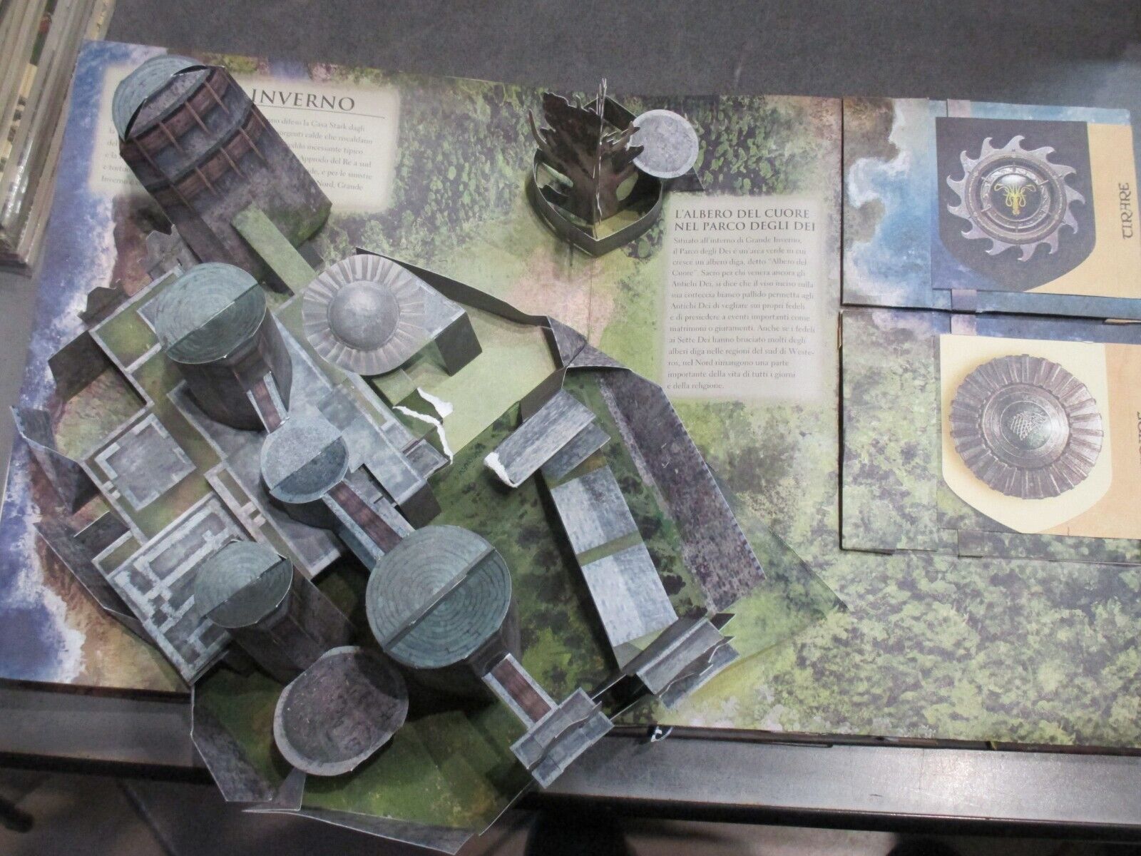 Il Trono Di Spade Guida A Westeros Pop Up Book - Panini Comics - Offerta!