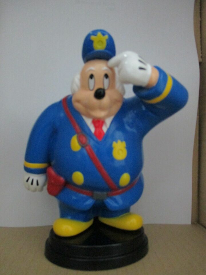 Basettoni - Statua Disney Parade Collection